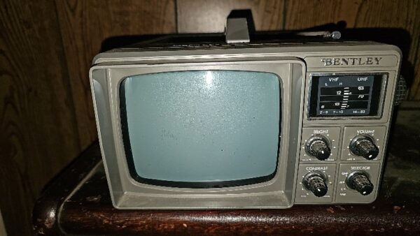 Black & White Portable TV (NO power cable)